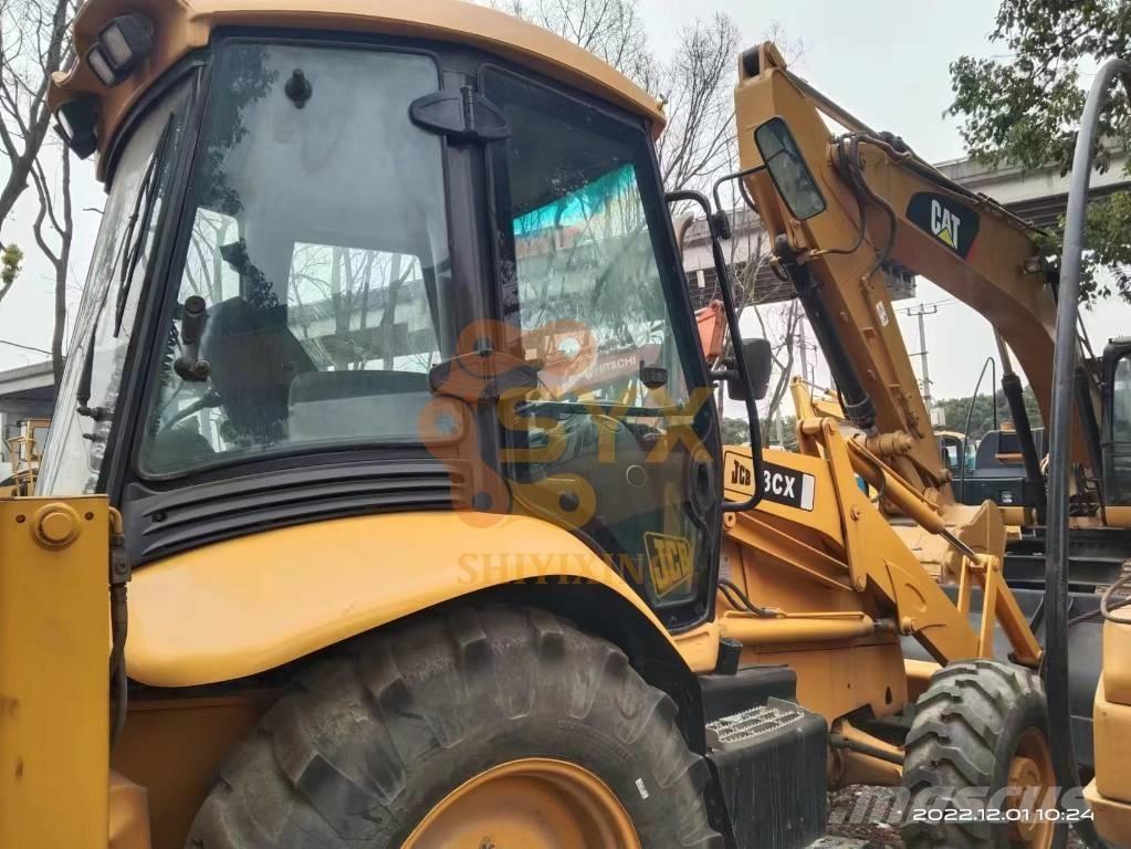 JCB 3 CX Товарач със заден ексватор