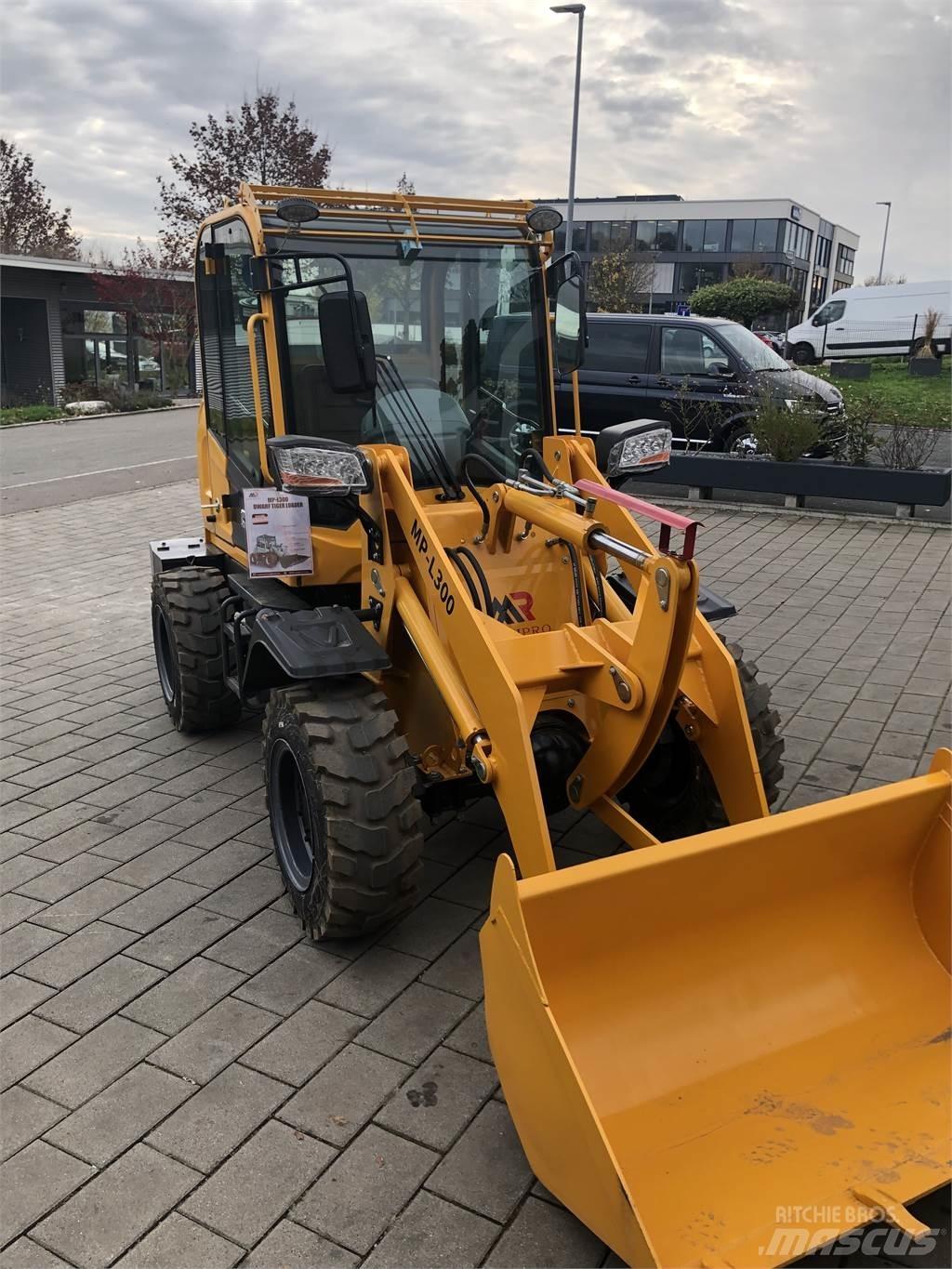  MP-l300 ( Machpro ) Колесни товарачи