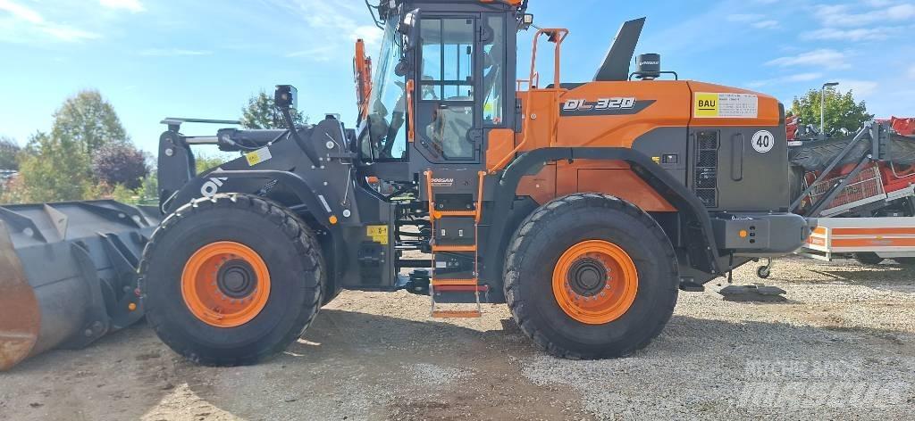 Doosan DL 320-7 Колесни товарачи