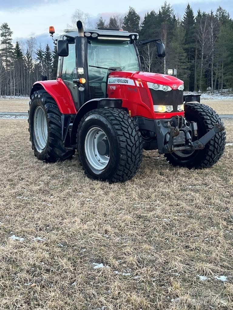Massey Ferguson 7718 Трактори