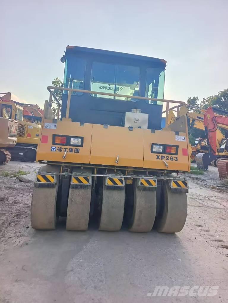 XCMG XP 263 Пневматични гумени  ролки
