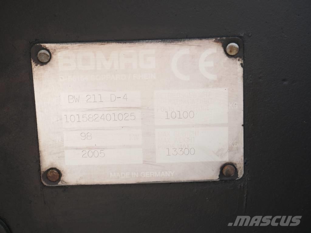 Bomag BW 211 D-4 Двойни барабанни ролки
