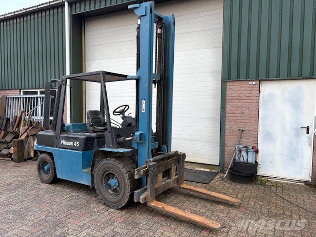 Nissan fd50 Дизелови камиони