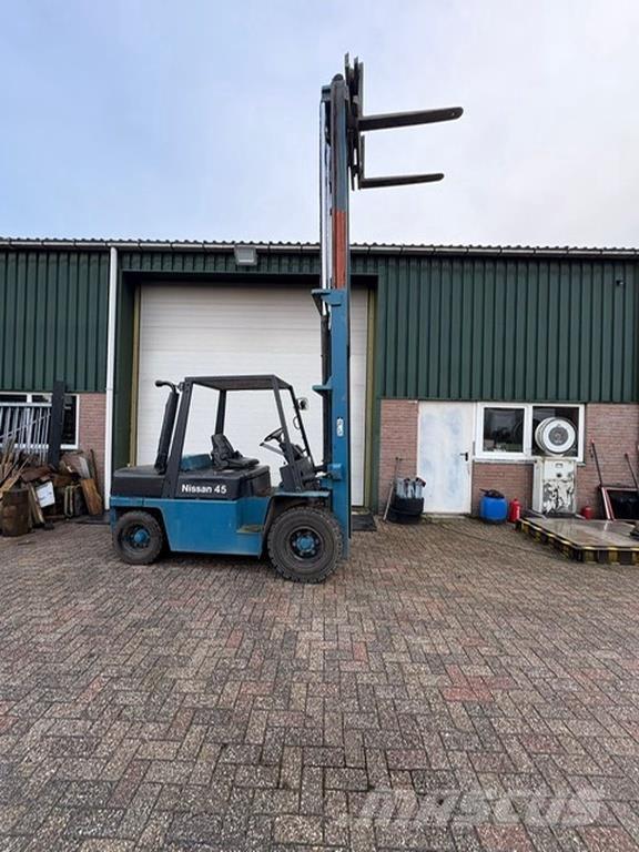 Nissan fd50 Дизелови камиони