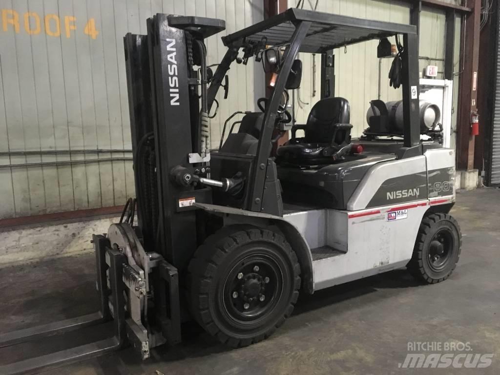 Nissan 80 Вилични кари-повдигачи - други