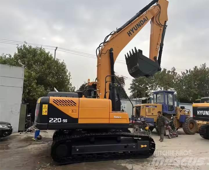 Hyundai R220-9S Верижен екскаватор