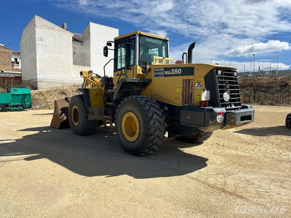 Komatsu WA 380-5 Колесни товарачи