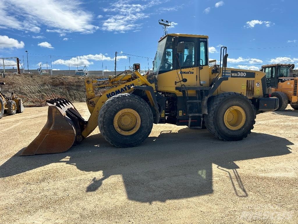 Komatsu WA 380-5 Колесни товарачи