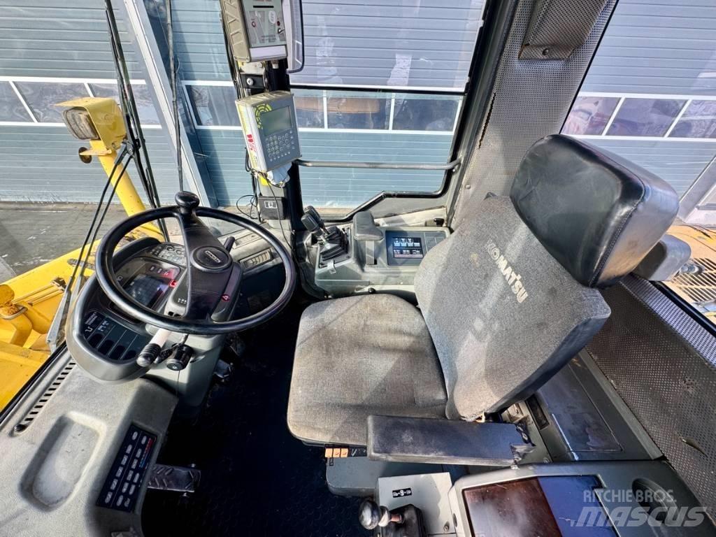 Komatsu WA 470-3H Колесни товарачи