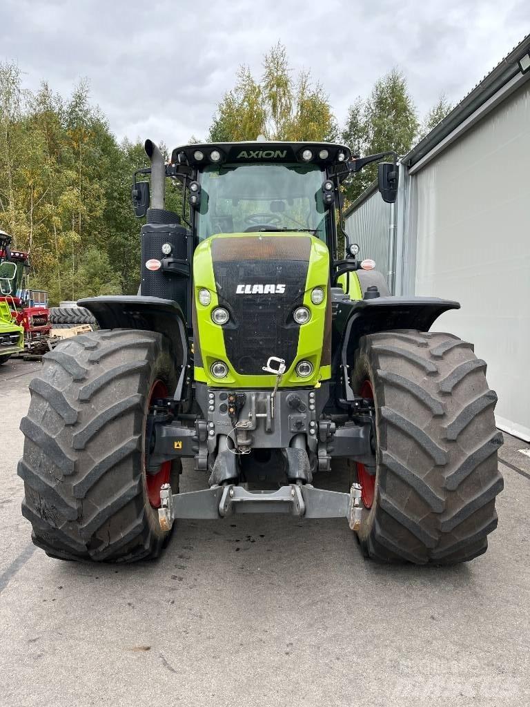 CLAAS Axion 950 Трактори