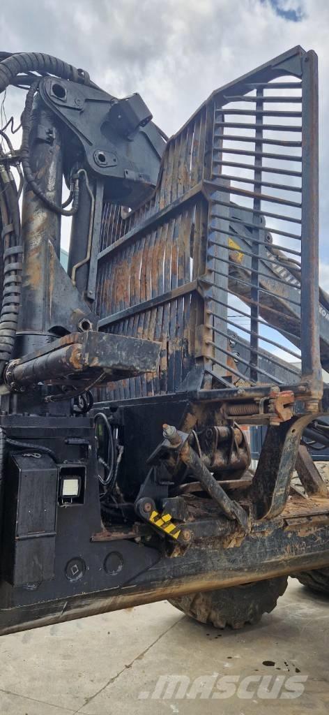 Komatsu 895 Форуардери