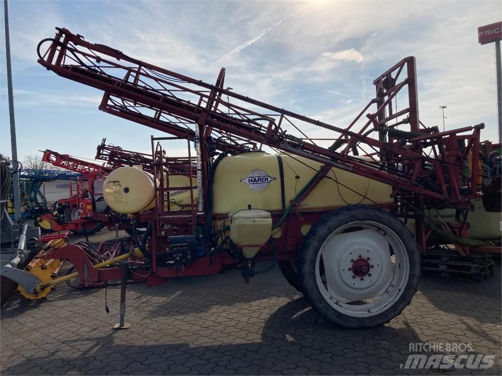 Hardi TZY 2400 Прикачни пръскачки
