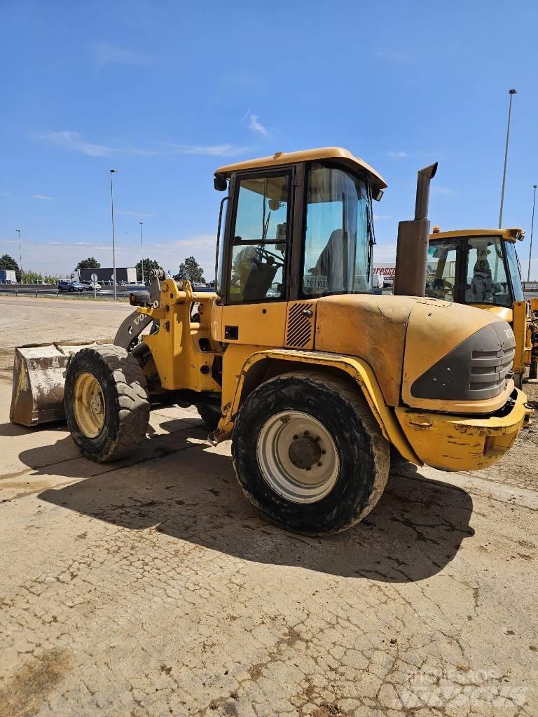 Volvo L 40 Колесни товарачи