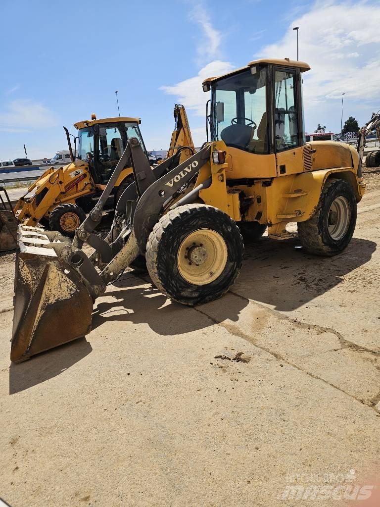 Volvo L 40 Колесни товарачи