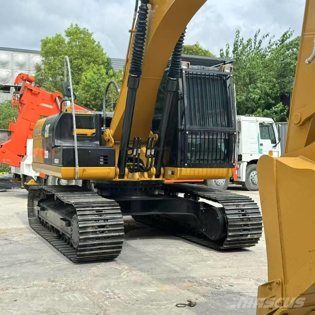 CAT 320 D Верижен екскаватор