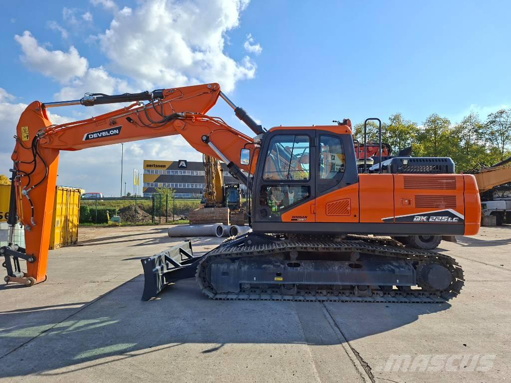 Develon DX 225 LC-7 Верижен екскаватор