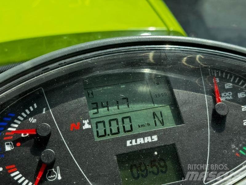 CLAAS AXION 830 Трактори