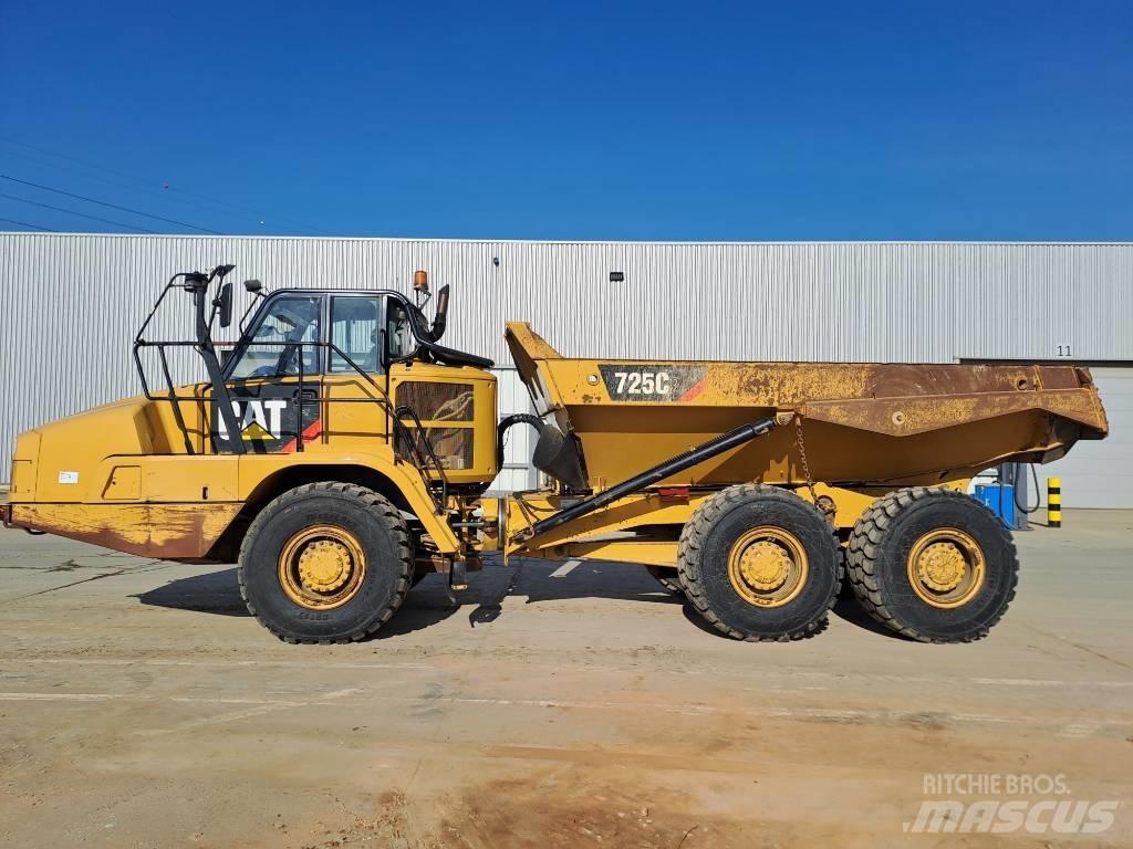 CAT 725C2 Дъмпери/моторни превозни средства