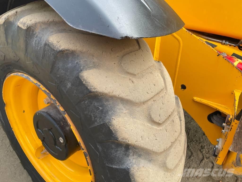 JCB 540-140 Телескопични товарачи