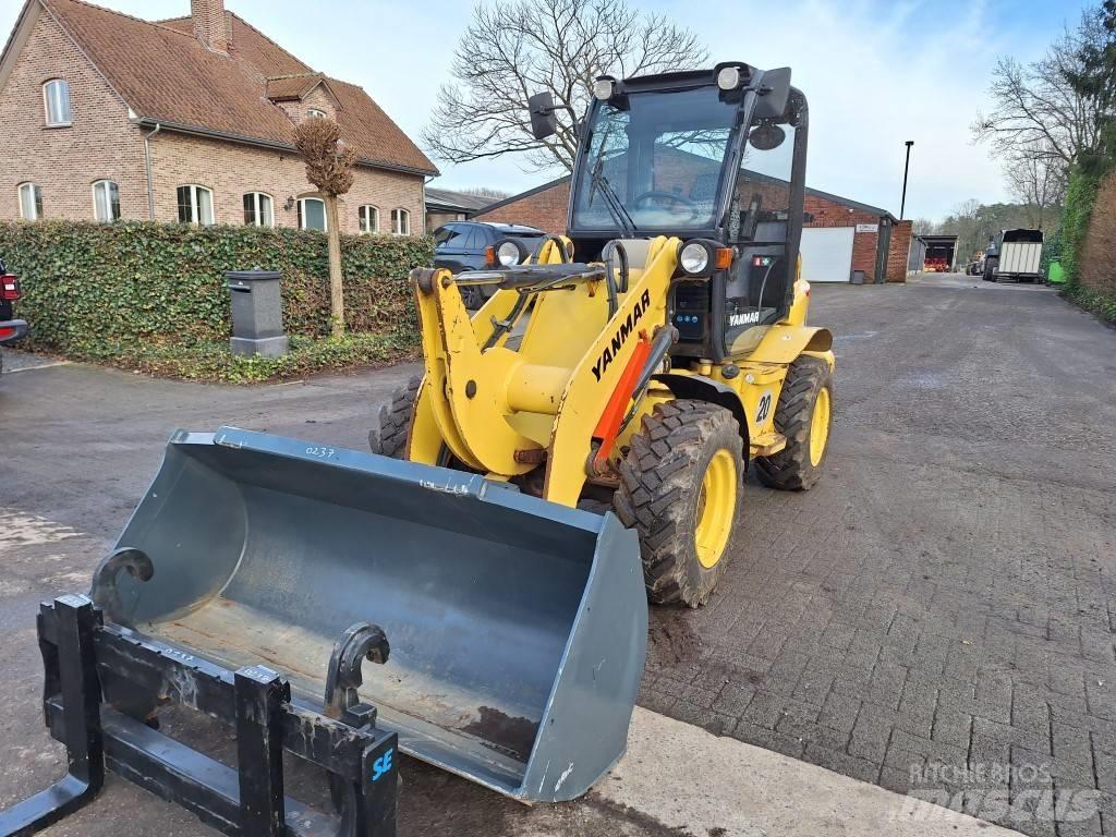 Yanmar V8 Многофункционални товарачи
