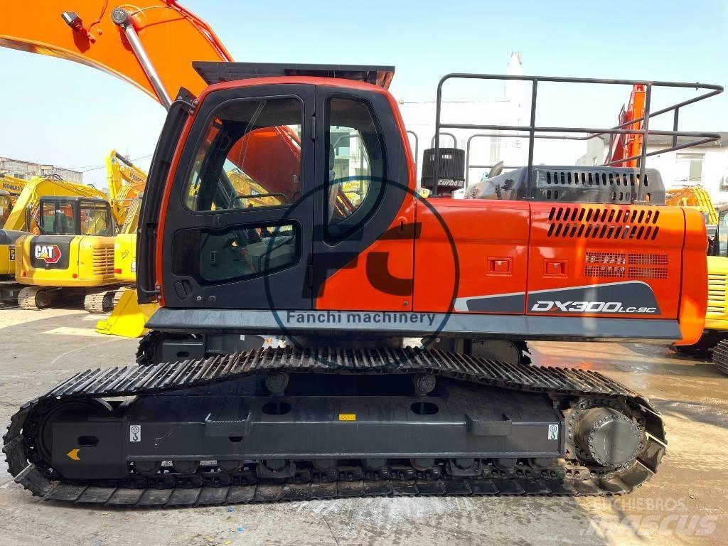 Doosan DX300 Верижен екскаватор