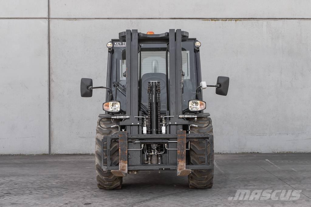 Manitou MC 25-4 Дизелови камиони