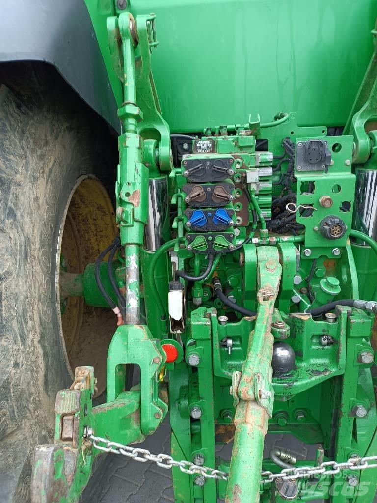 John Deere 7215 R Трактори