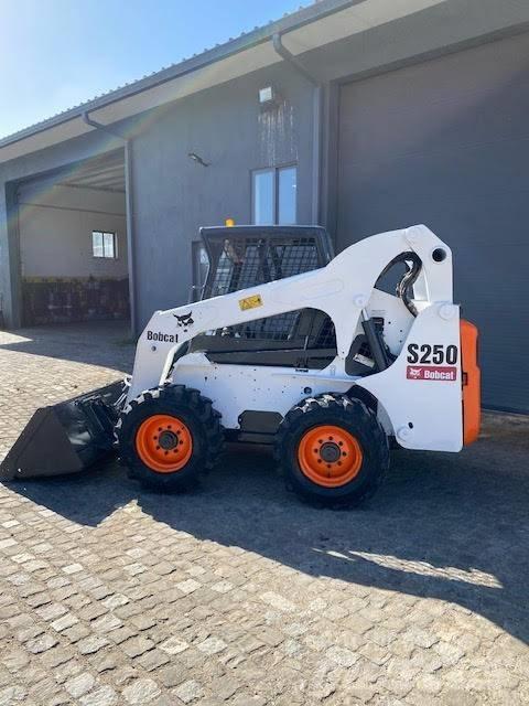 Bobcat S 250 Мини товарачи
