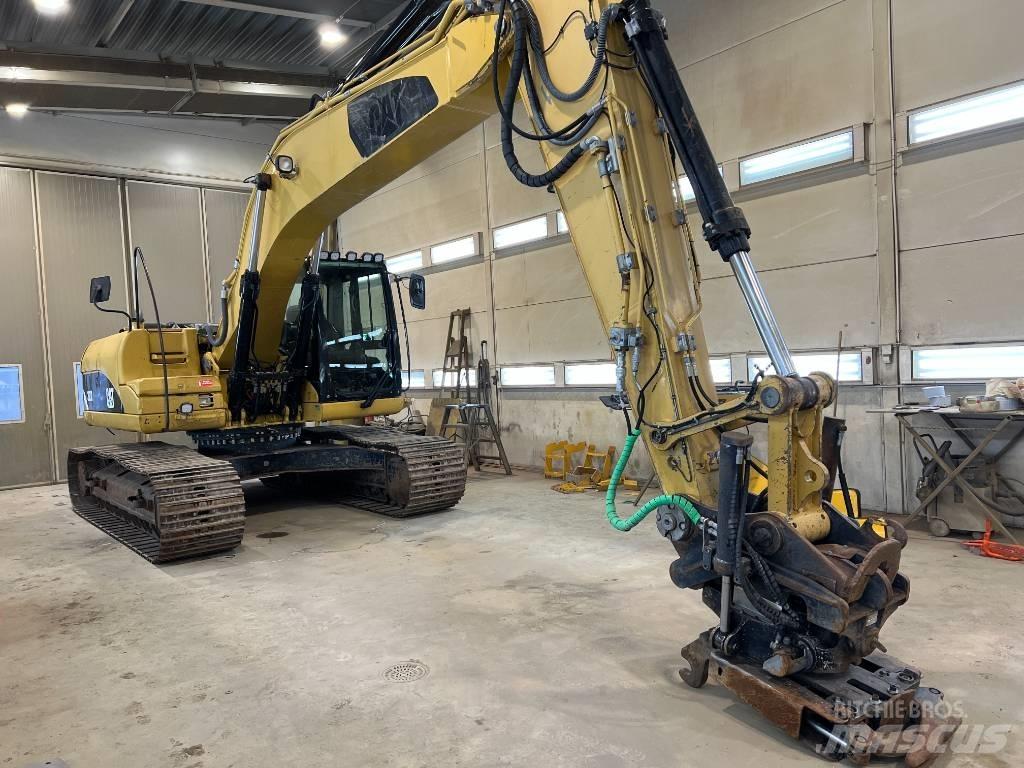 CAT 323 D L Верижен екскаватор