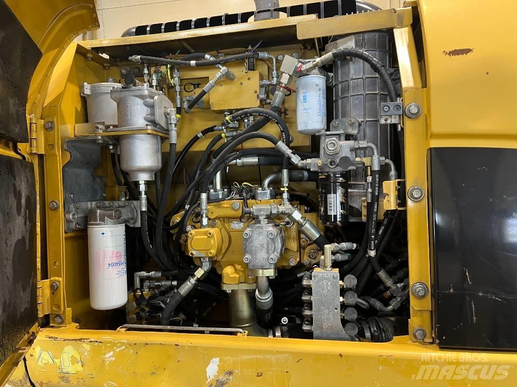 CAT 323 D L Верижен екскаватор