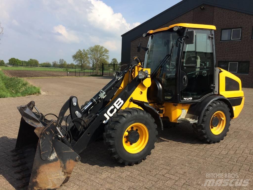 JCB 406 Колесни товарачи