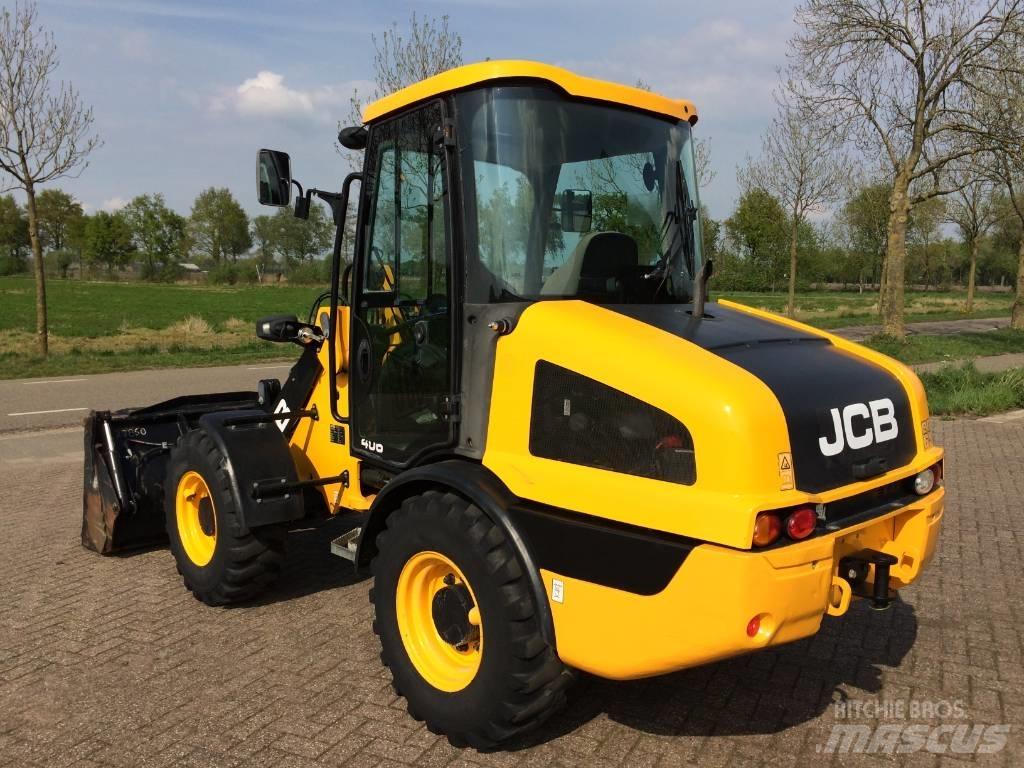 JCB 406 Колесни товарачи