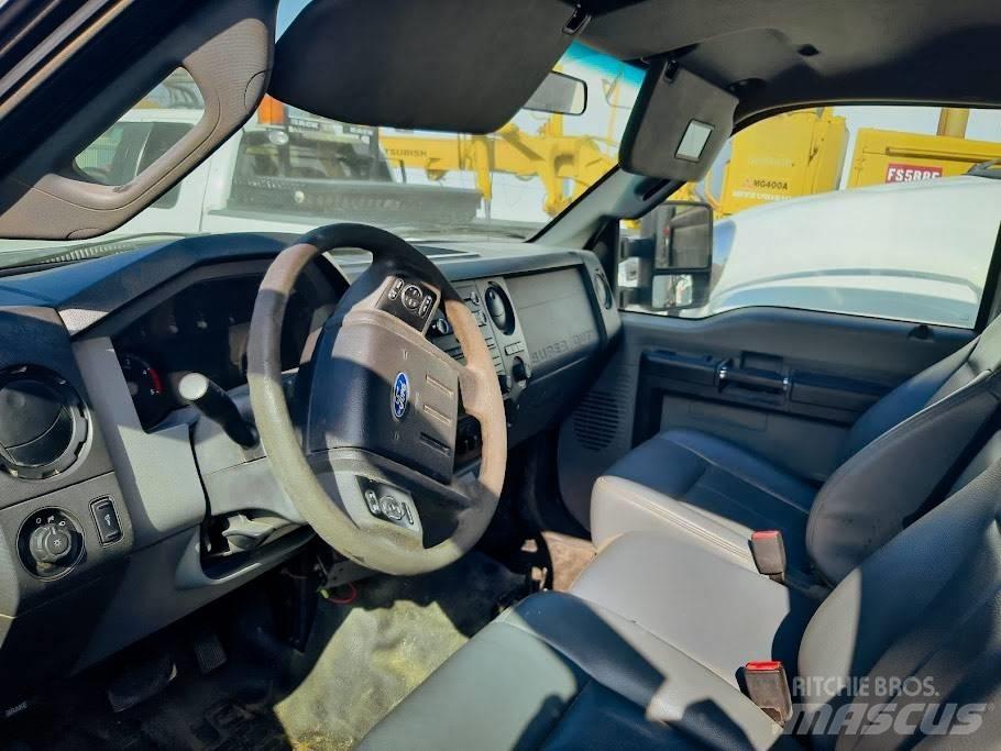 Ford F 550 Пикапи