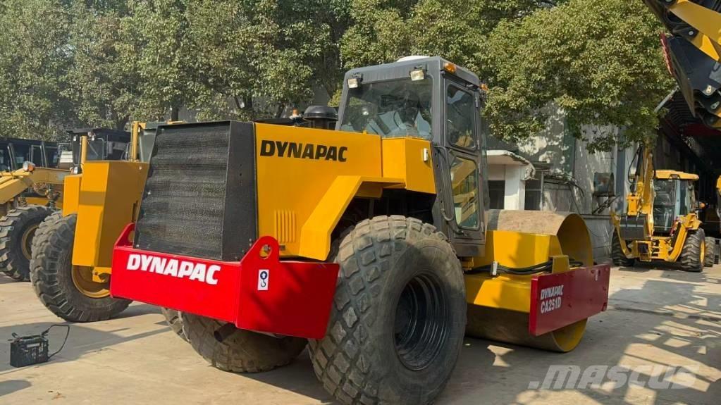 Dynapac CA 251 D Еднобарабанни ролки
