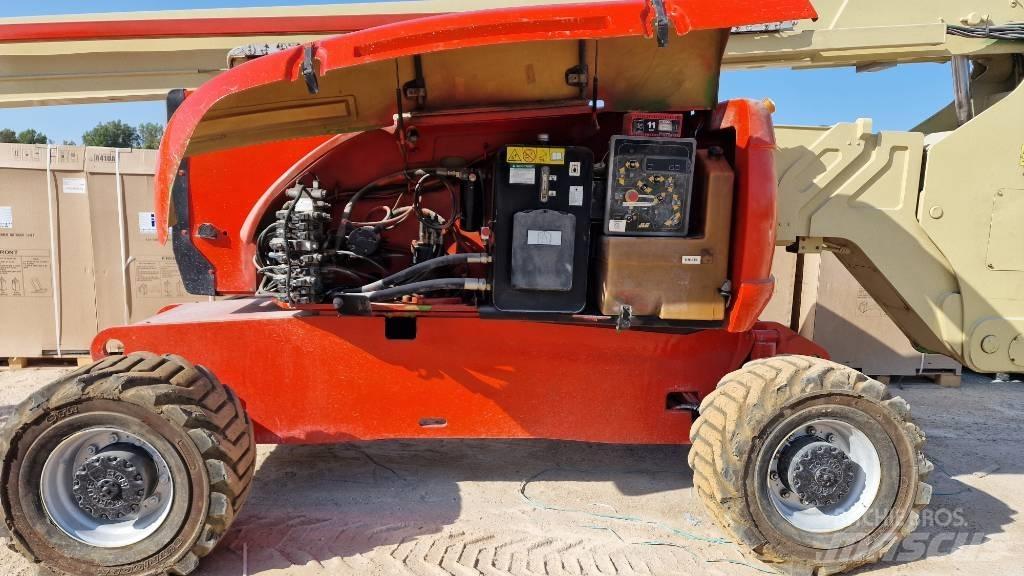 JLG 800AJ Съчленени стрелови подемници