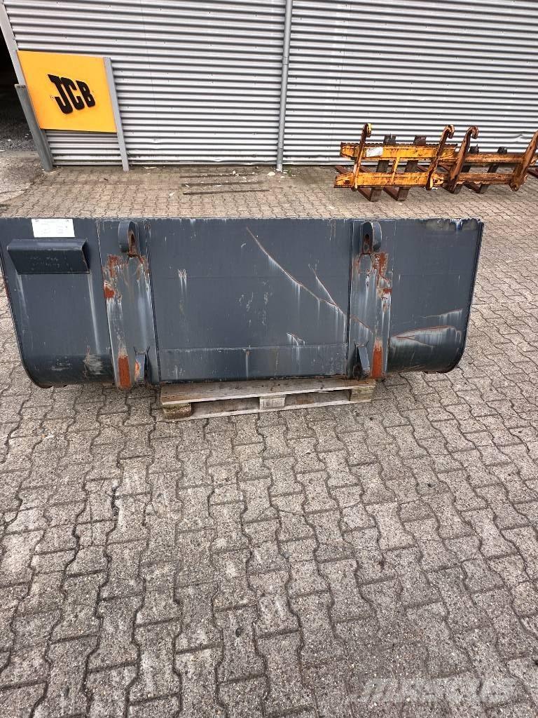 JCB Læsseskovl - 226cm Кофи