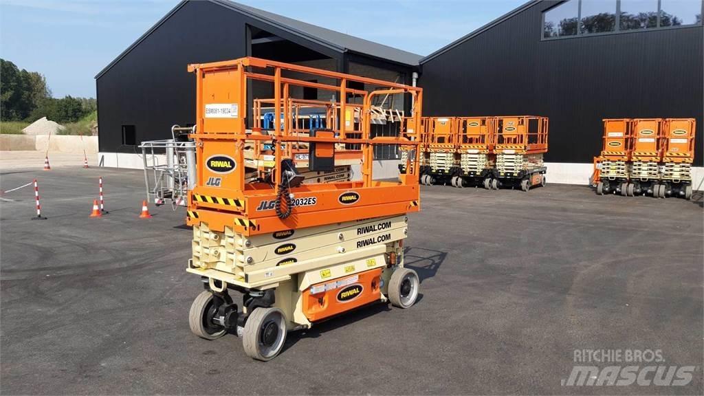 JLG 2032ES Ножични работни платформи