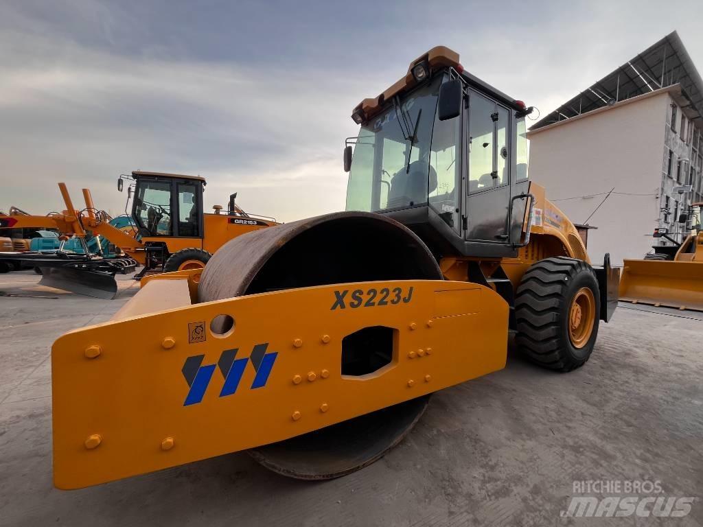 XCMG XS 223 J Еднобарабанни ролки
