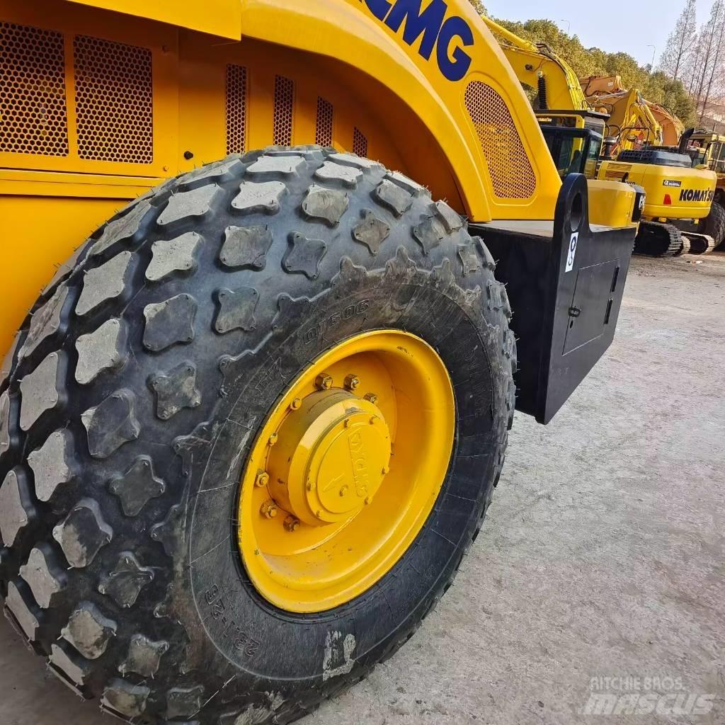 XCMG XS 142 J Еднобарабанни ролки
