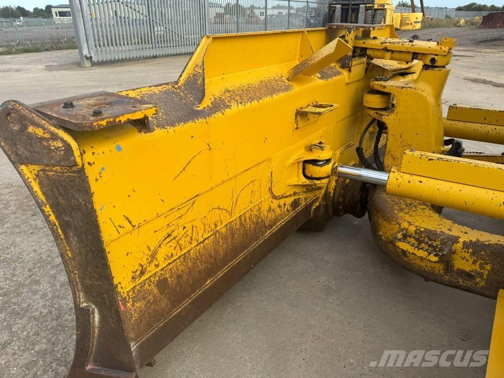 Komatsu D61PX-24 Верижни булдозери
