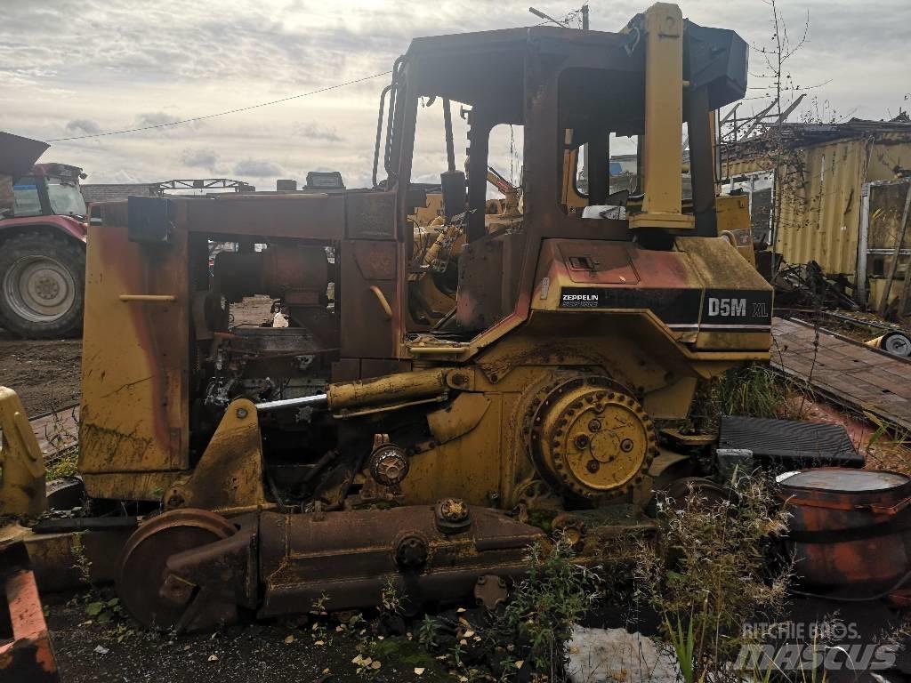 CAT D 5 M XL Верижни булдозери

