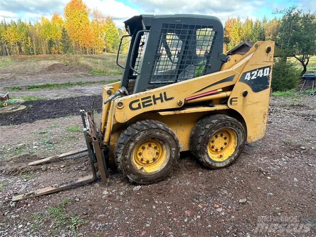 Gehl 4240 Мини товарачи
