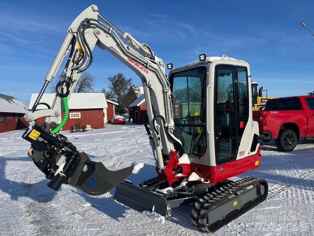 Takeuchi TB225 Мини екскаватори < 7 т