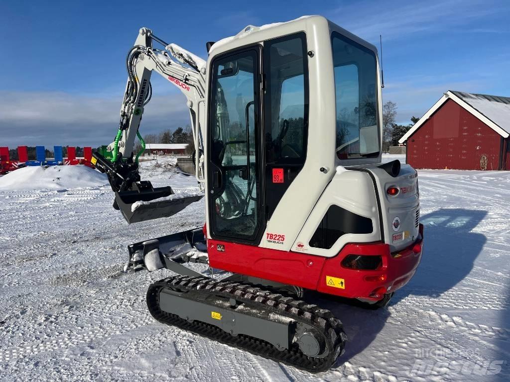 Takeuchi TB225 Мини екскаватори < 7 т