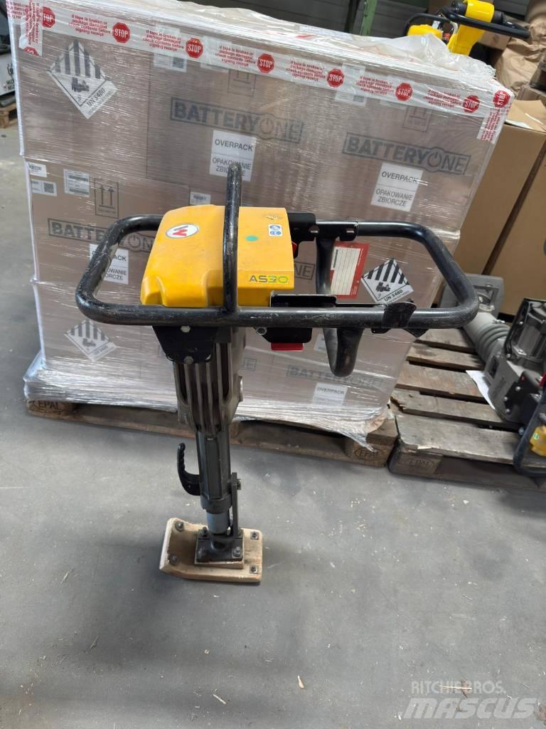 Wacker Neuson AS30e Пробки
