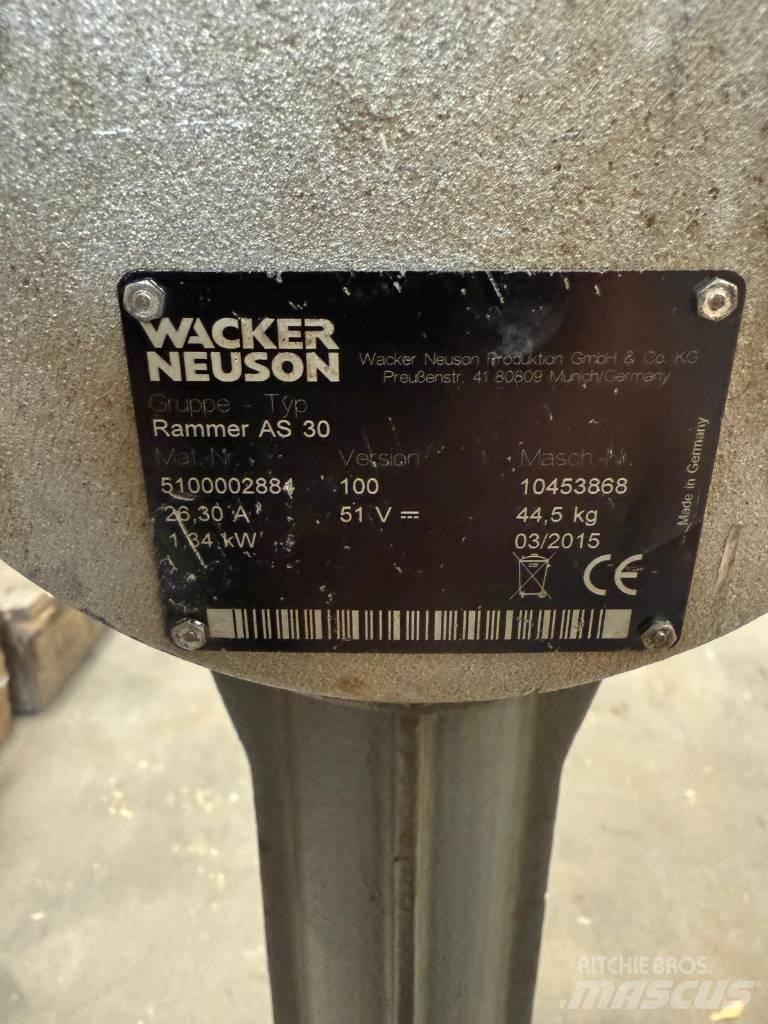 Wacker Neuson AS30e Пробки