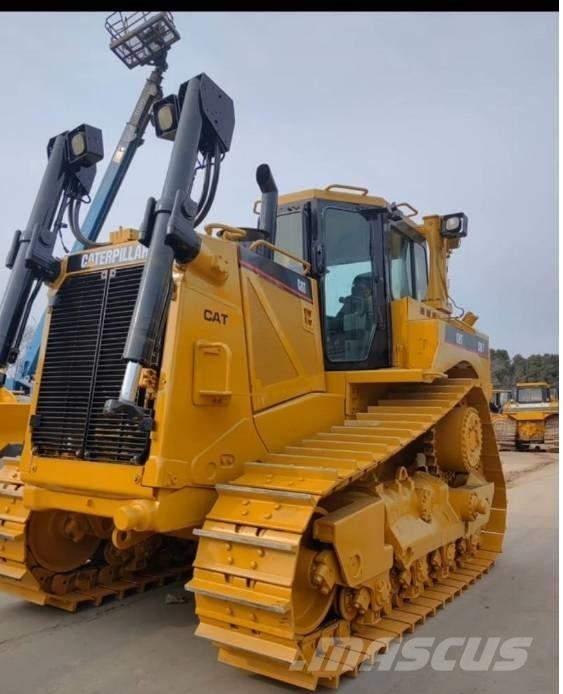 CAT D 8 T Верижни булдозери
