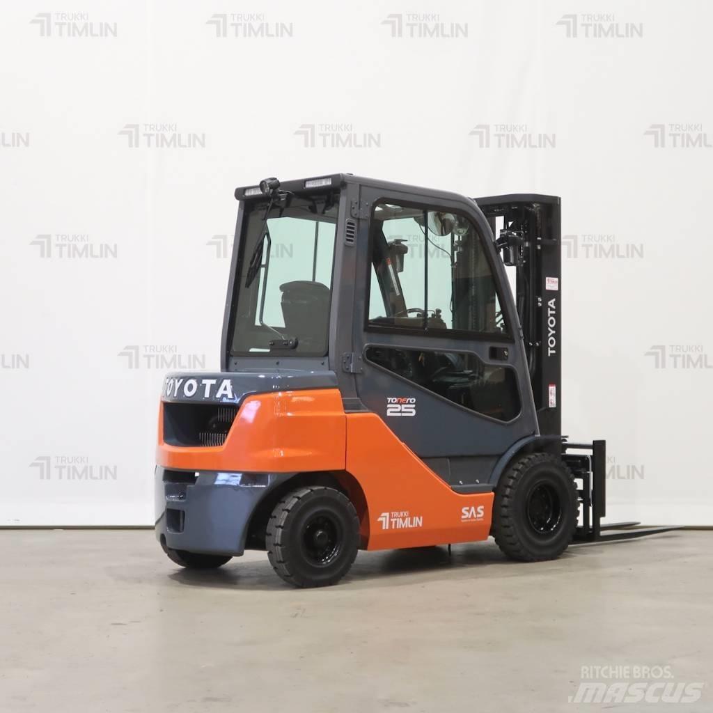 Toyota 52-8FDF25 Дизелови камиони