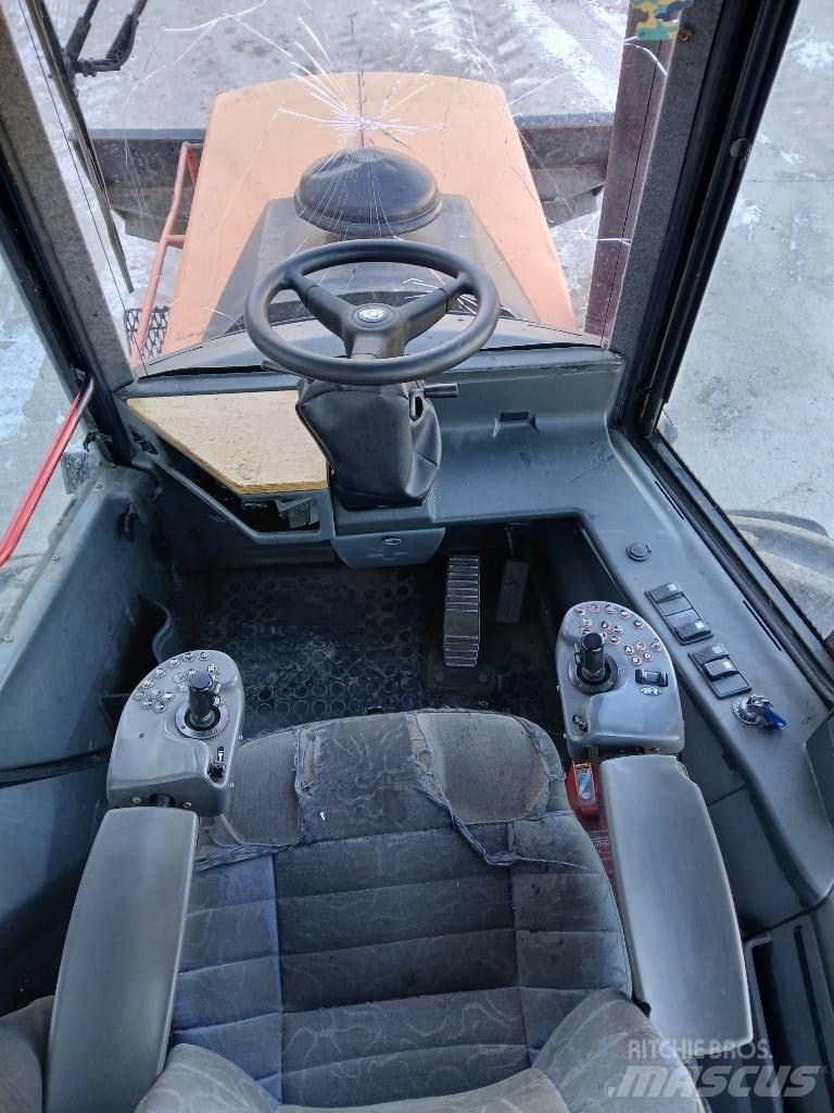 Komatsu 840.3 Форуардери