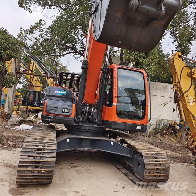 Doosan DX 225 Верижен екскаватор